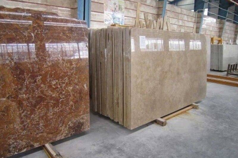 تصویر 1 از سنگ تراورتن طبیعی با رنگ های متنوع و بافت مقاوم ساختمانی